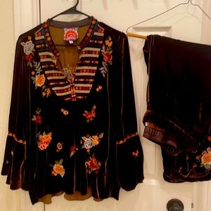 Johnny Was brown velvet size L top and pants set